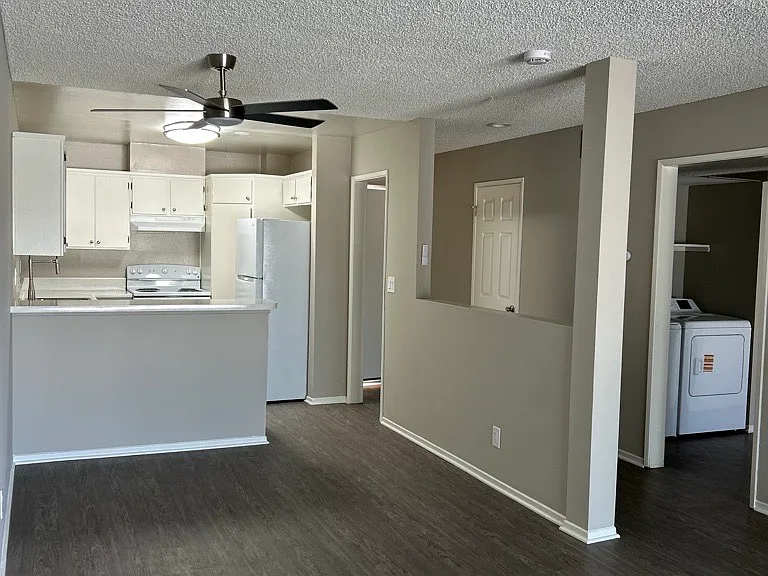 Taylor Garden Apartments — Photo 49