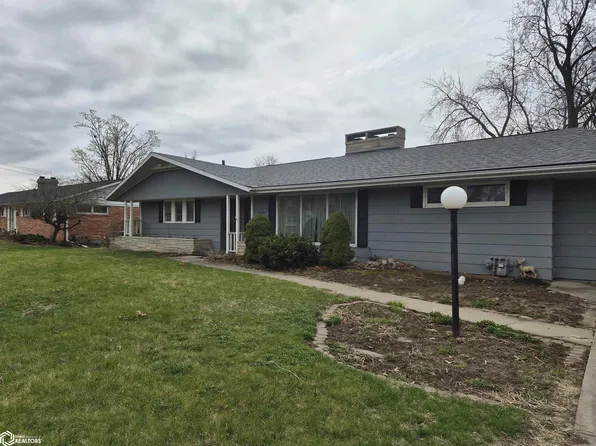 1205 S 15th Ave W, Newton, IA 50208