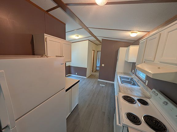 3rd image of 51 Ransdell Ln