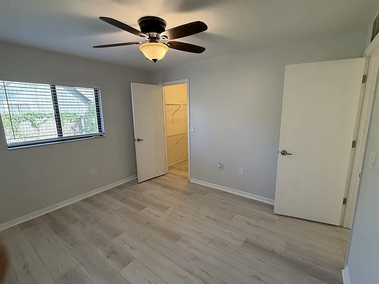 8434 Cypress Lake Cir — Photo 4