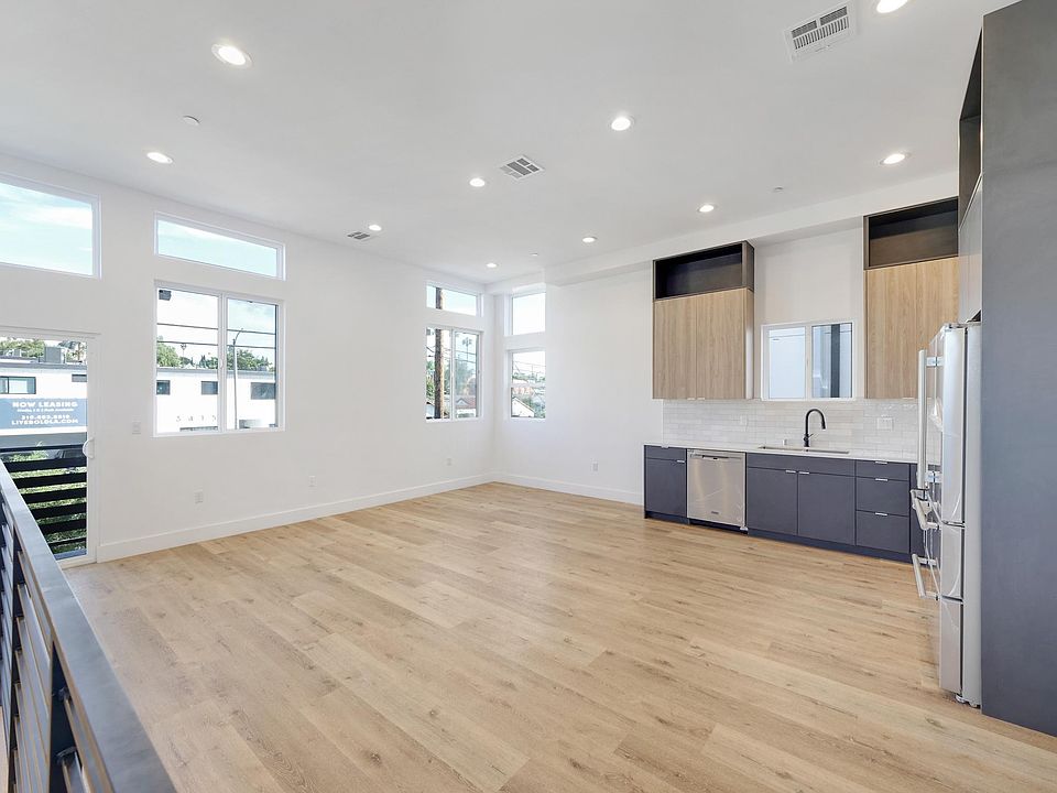 1st image of 3418 London St #1