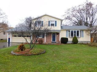 228 Mandarin Dr, Rochester, NY 14626