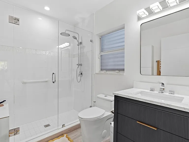 4628 SW 10th St — Photo 26