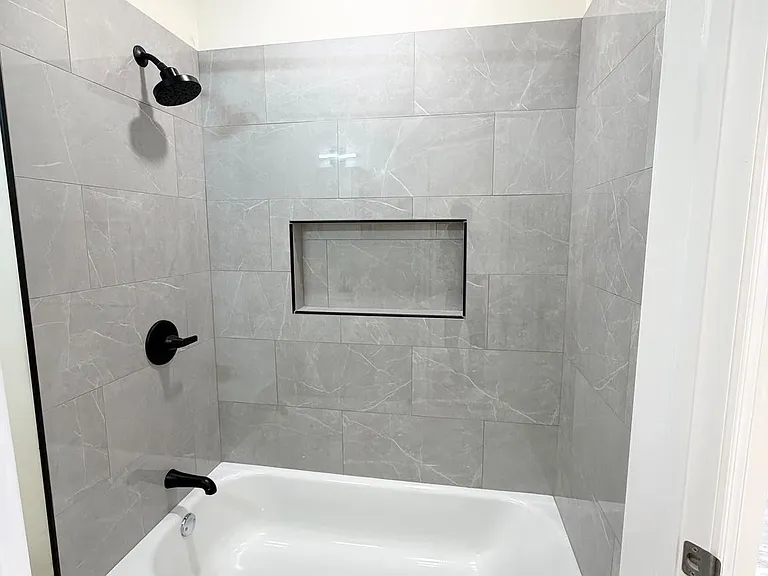 240 W Ontario St #2 — Photo 8