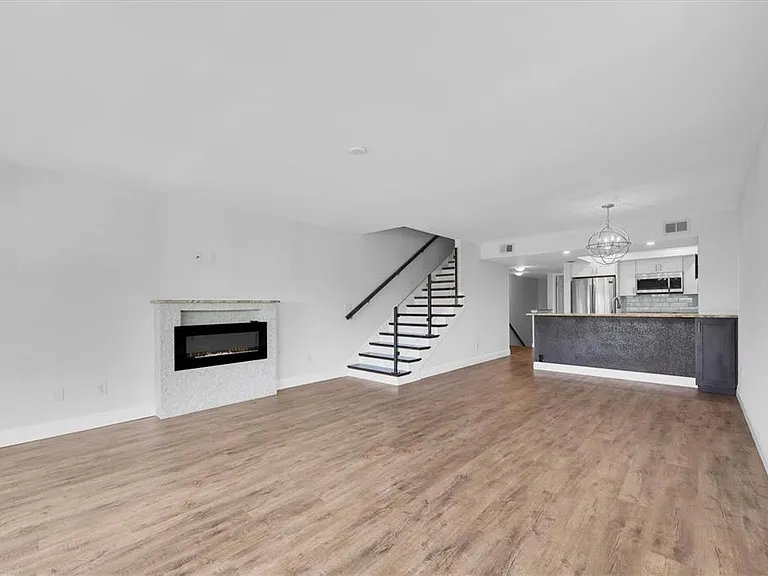 802 Hidden Harbour Dr — Photo 17