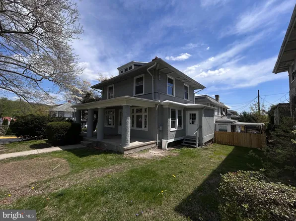 251 Carsonia Ave, Reading, PA 19606