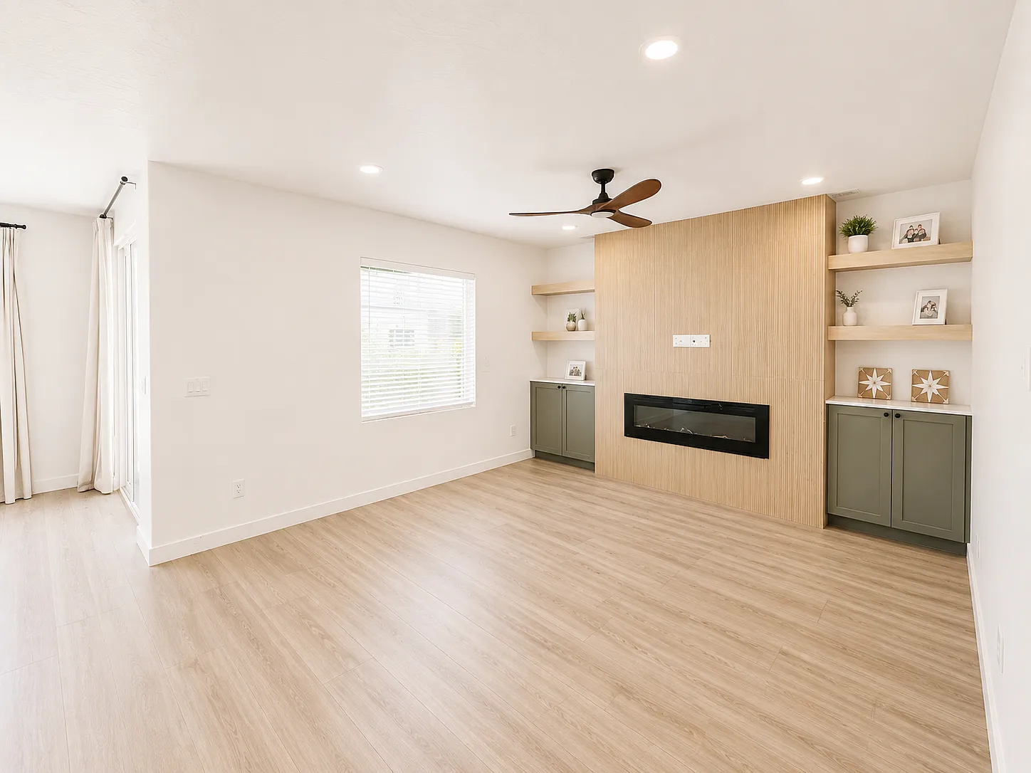 4 bed, 2.5 bath, 2458 sqft, $3,600 — Photo 4
