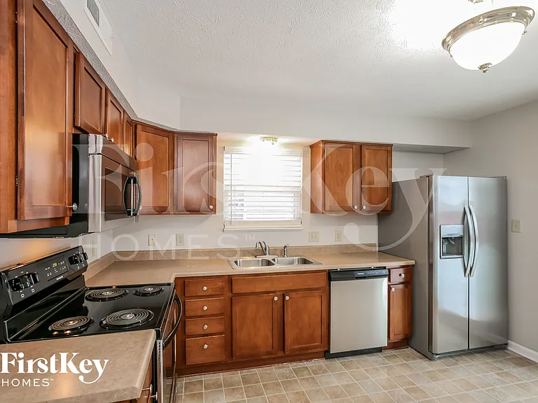 8119 Rambling Rd — Photo 5