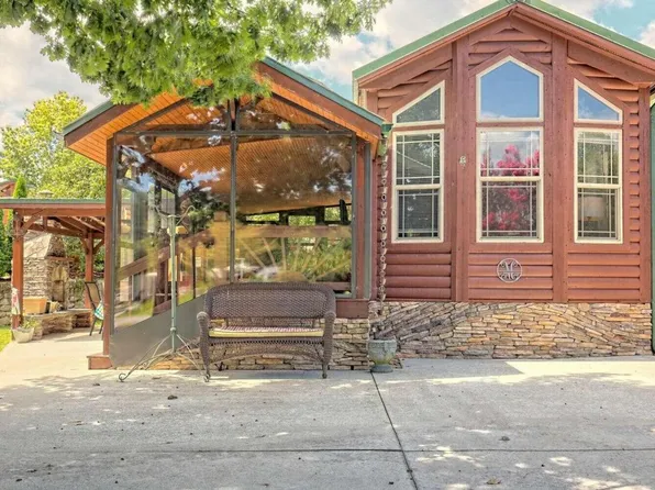 96 River Vista Dr, Dillard, GA 30537