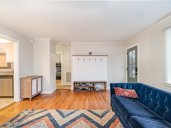 5th image of 1413 Sunset Dr