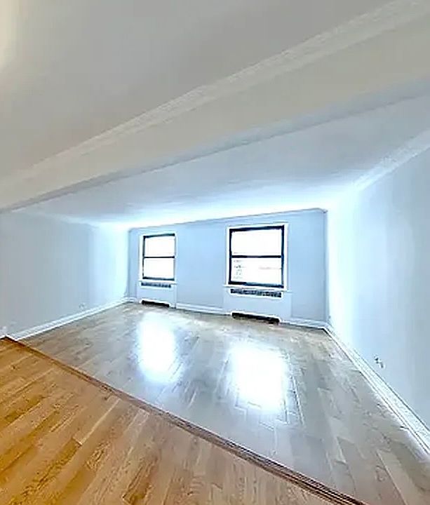 1st image of 64 Greenwich Ave #9