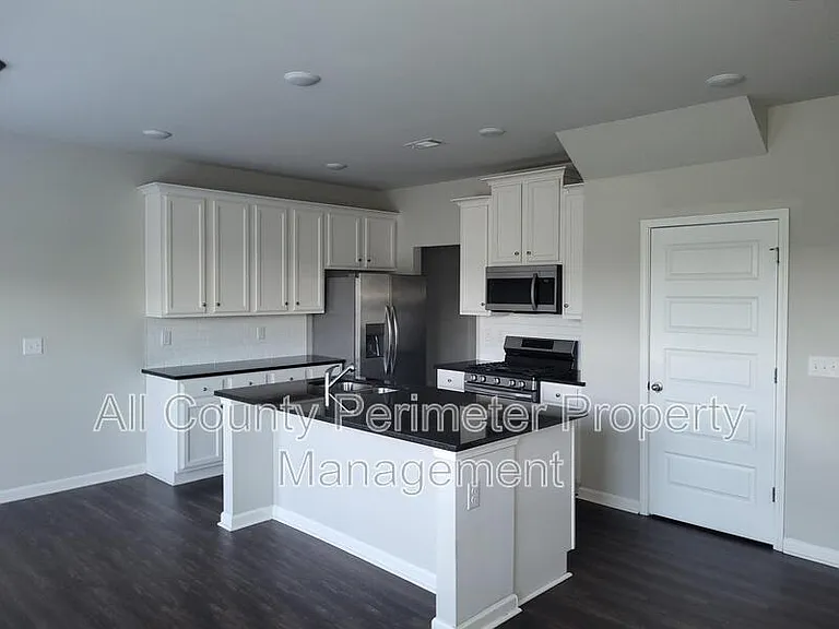 3796 Prospect Point Dr — Photo 5