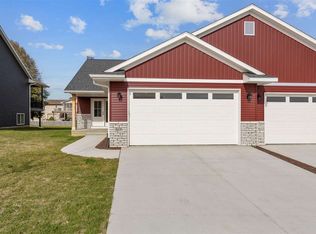 819 Prairie View Dr, West Branch, IA 52358