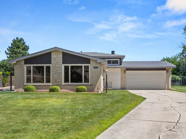 3N445 Jill Ct, Elmhurst, IL 60126