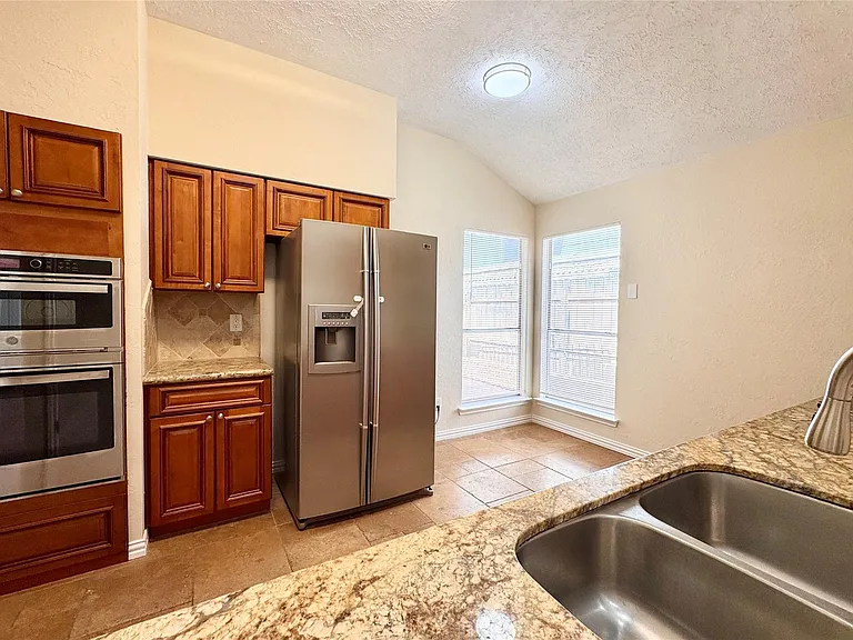 11746 Plumbrook Dr — Photo 7