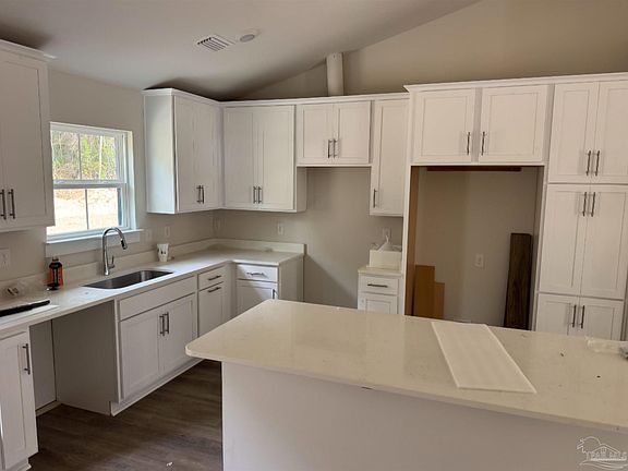 3rd image of 1056 Barth Rd