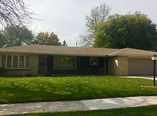 109 Dean Rd, Belgium, WI 53004