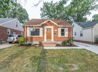 538 Huntmere Dr, Bay Village, OH