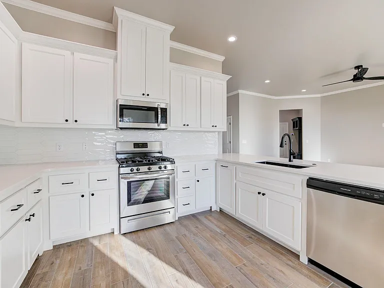 1811 Hollow Crest Ct — Photo 14