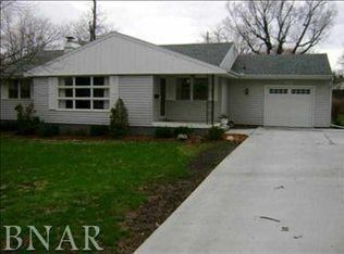 1103 Maplewood Dr, Normal, IL 61761