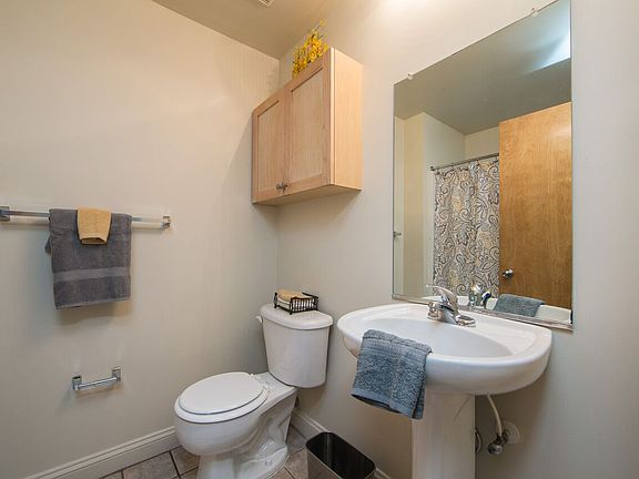 3rd image of 1309 W Broad St APT 301