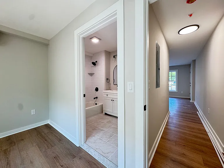 358 Campbell Ave — Photo 6
