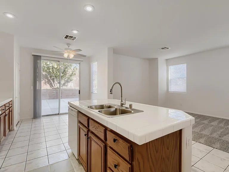 1037 Plentywood Pl — Photo 10