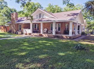 540 W Austin St, Luling, TX 78648