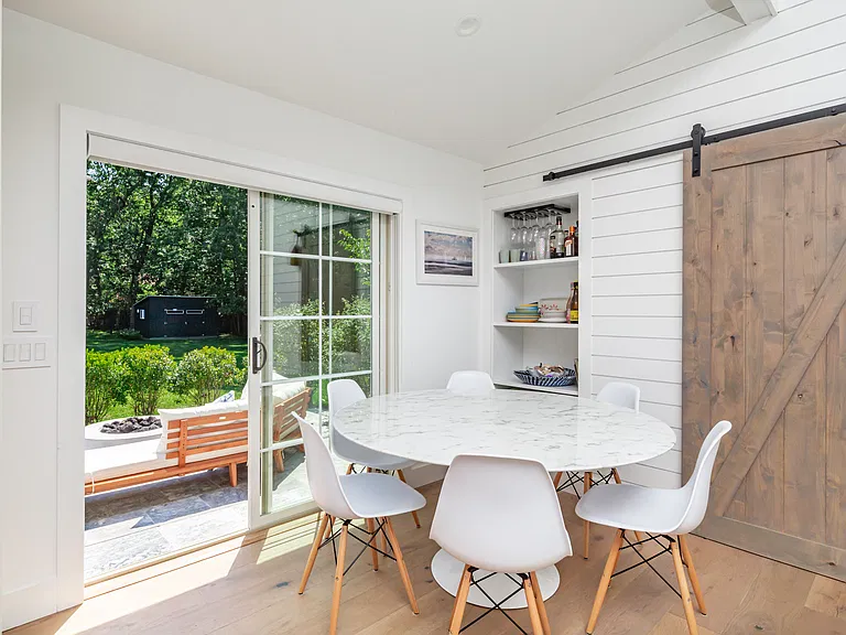 22 Sandra Rd — Photo 8