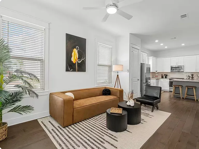 2707 Lagoon Manor Dr — Photo 3