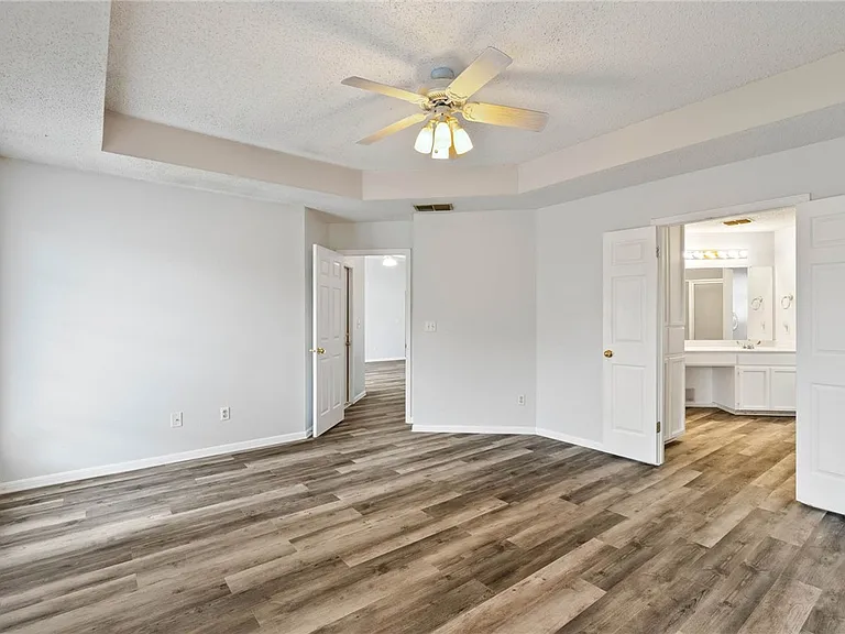 2210 Dorsey St — Photo 12