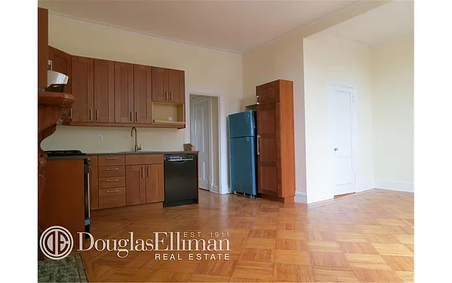 Rented by Douglas Elliman | media 4