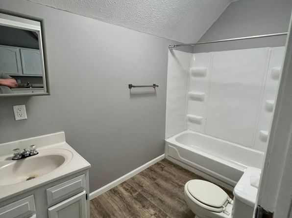 1617 Ferry St APT B