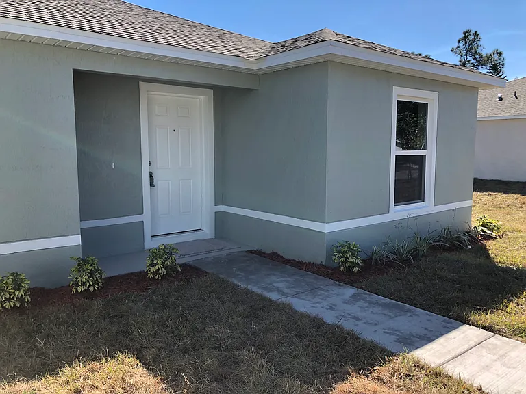 2937 SW Skyline St — Photo 1