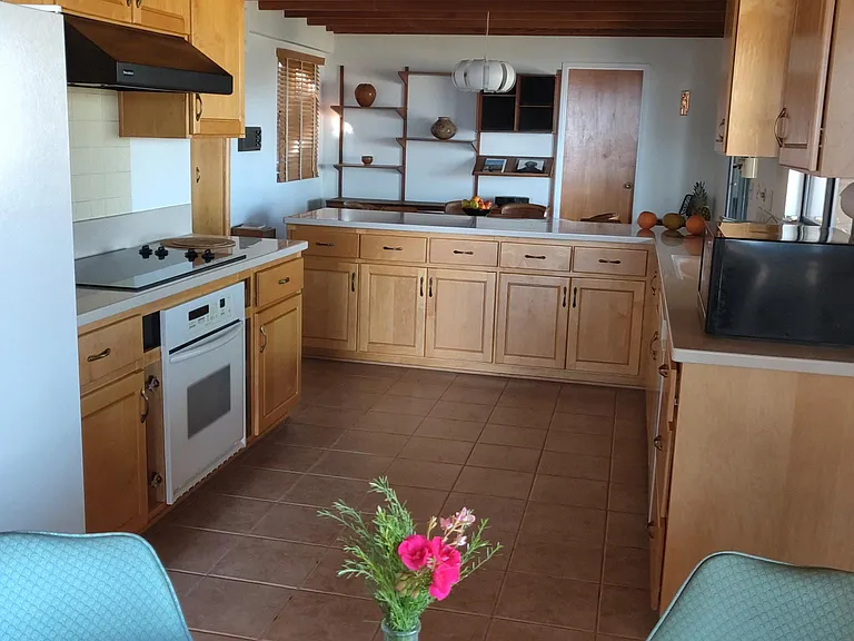 1442 Hillsmont Dr — Photo 4