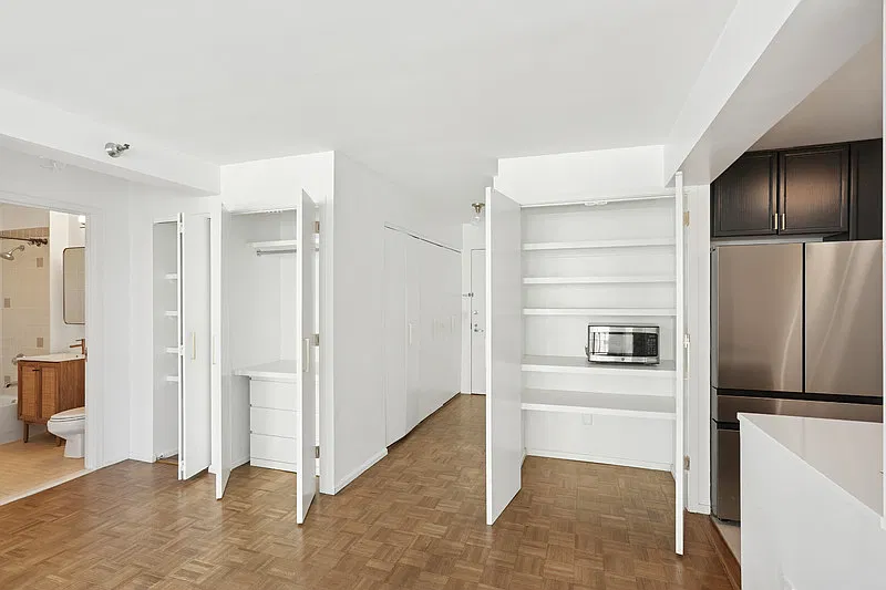 4-74 48th Avenue — Photo 3