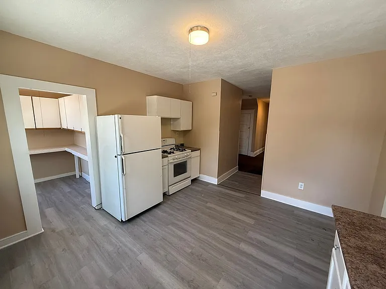 432 Sumner Ave — Photo 5