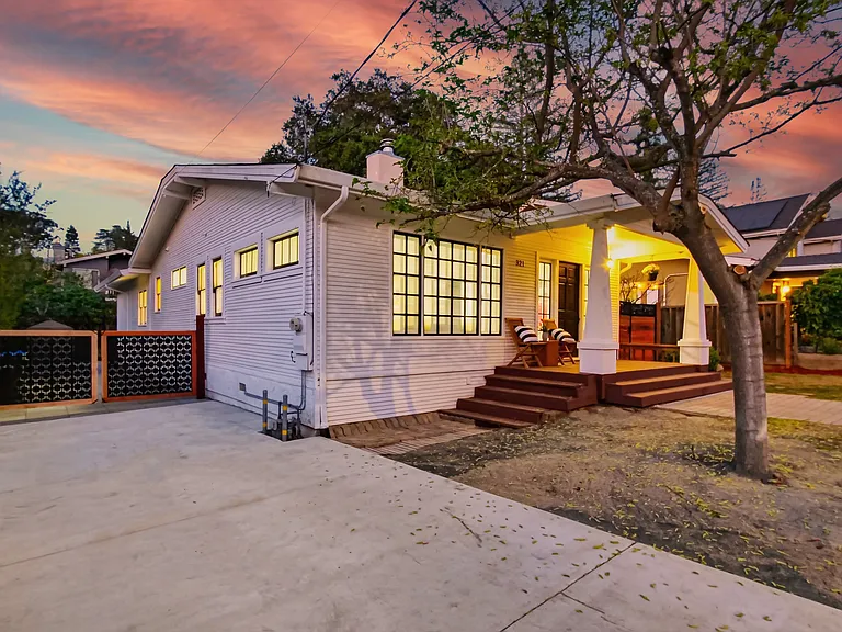 321 Johnson Ave — Photo 32