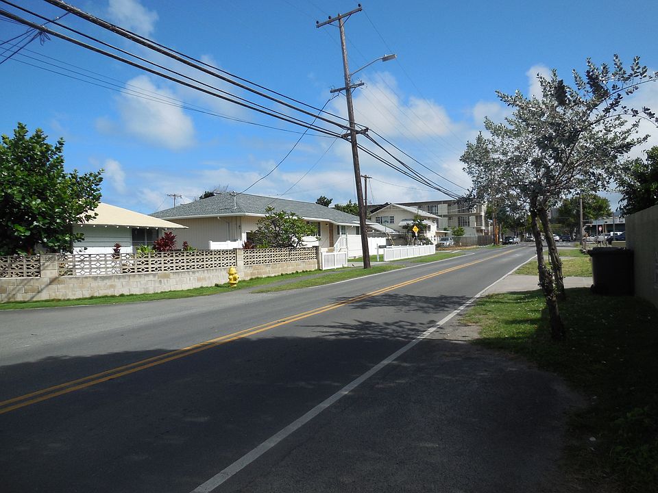 2nd image of 127 Maluniu Ave