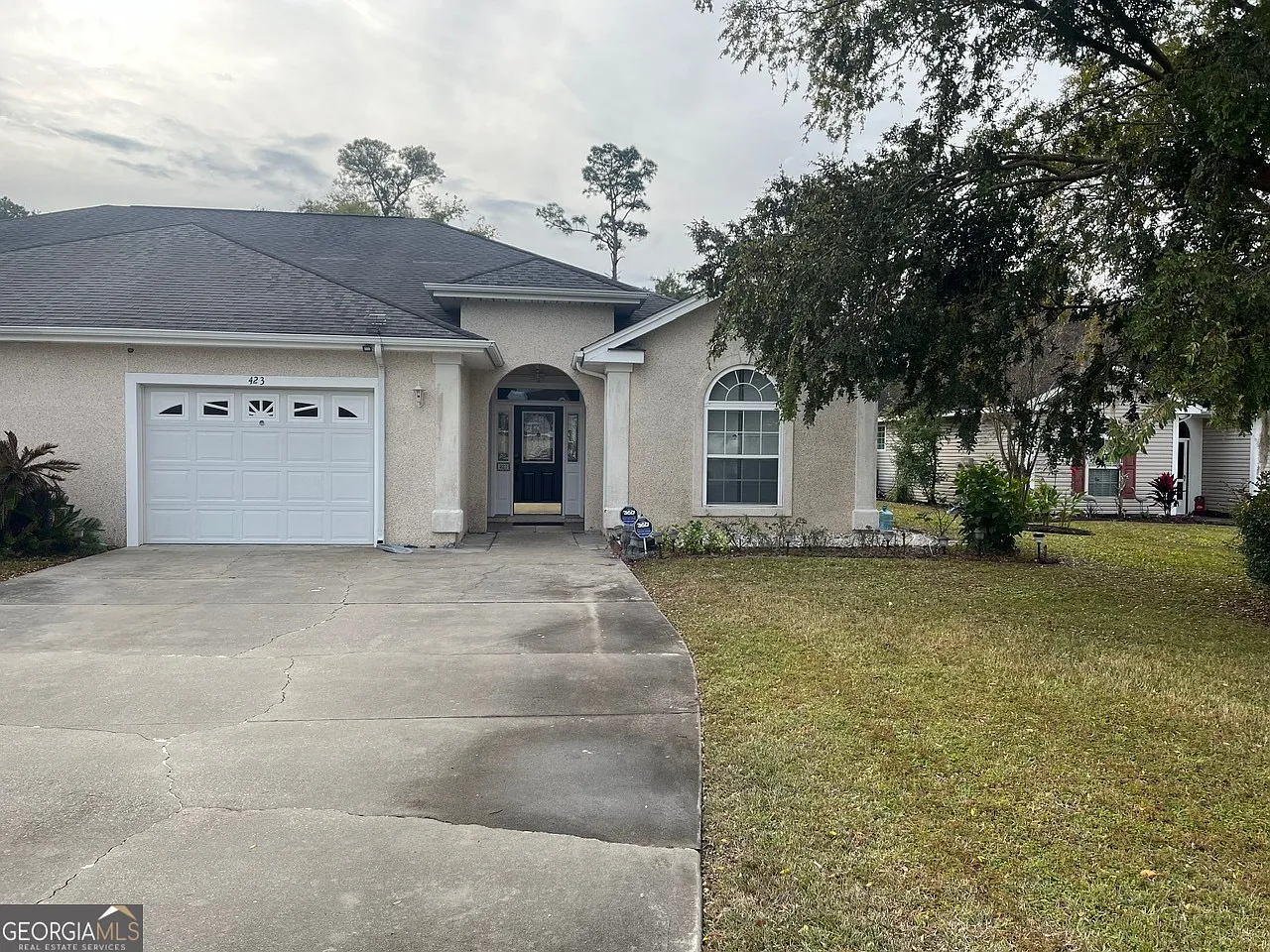 3 bed, 2.0 bath, 1517 sqft, $2,000 — Photo 1