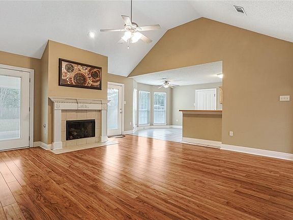 2nd image of 301 Dana Ave