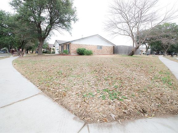 3rd image of 2613 Santa Margarita St
