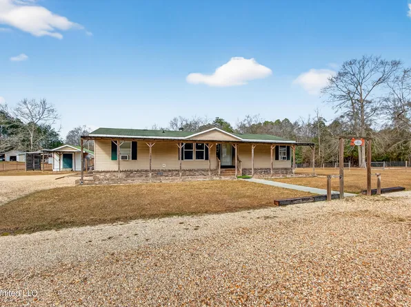 121 Lavelle Odom Rd, Poplarville, MS 39470