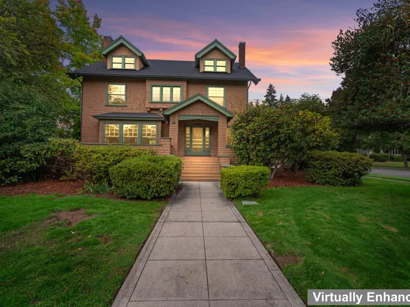 612 NW 3rd St, Grants Pass, OR 97526