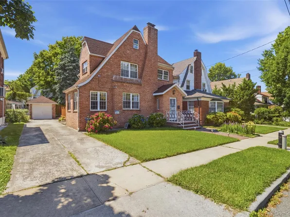 2934 161st Street, Flushing, NY 11358