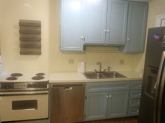 5th image of 908 Pinkerton Dr