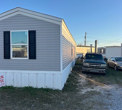 3rd image of 1836 N East Ave #47