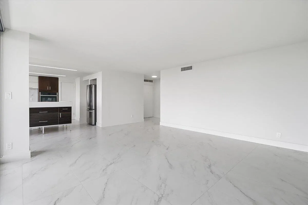 2 bed, 2.0 bath, 1500 sqft, $4,450 — Photo 3