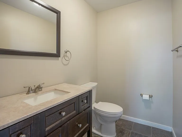 2108 Lakeway Dr — Photo 14