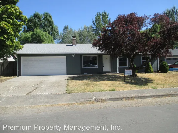 4832 Regal Dr NE, Salem, OR 97301